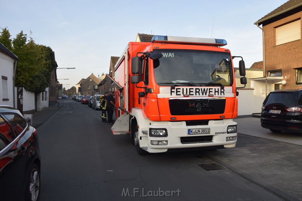 Feuer 2 Vollbrand Reihenhaus Roggendorf Berrischstr P004.JPG - Miklos Laubert